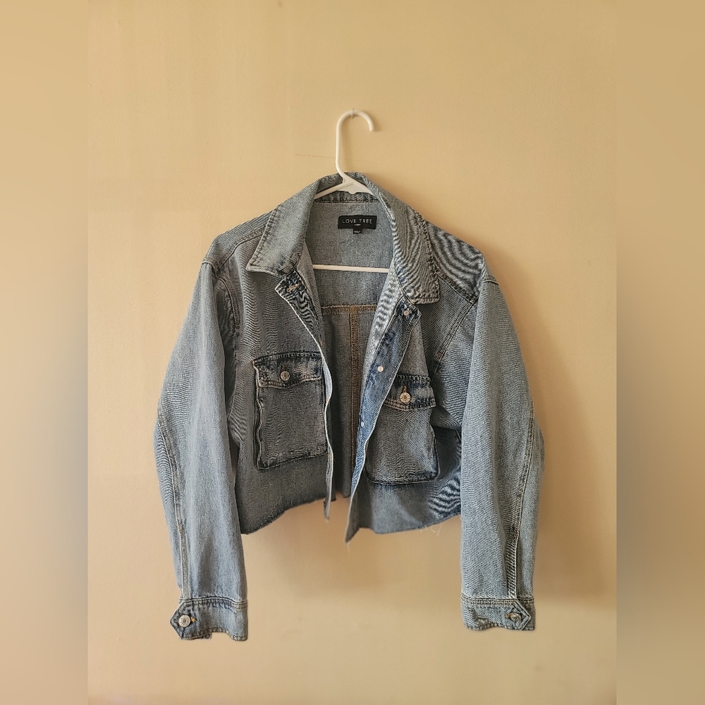 Love Tree Cropped Lightwash Denim Drop Shoulder Jean Jacket Size Large